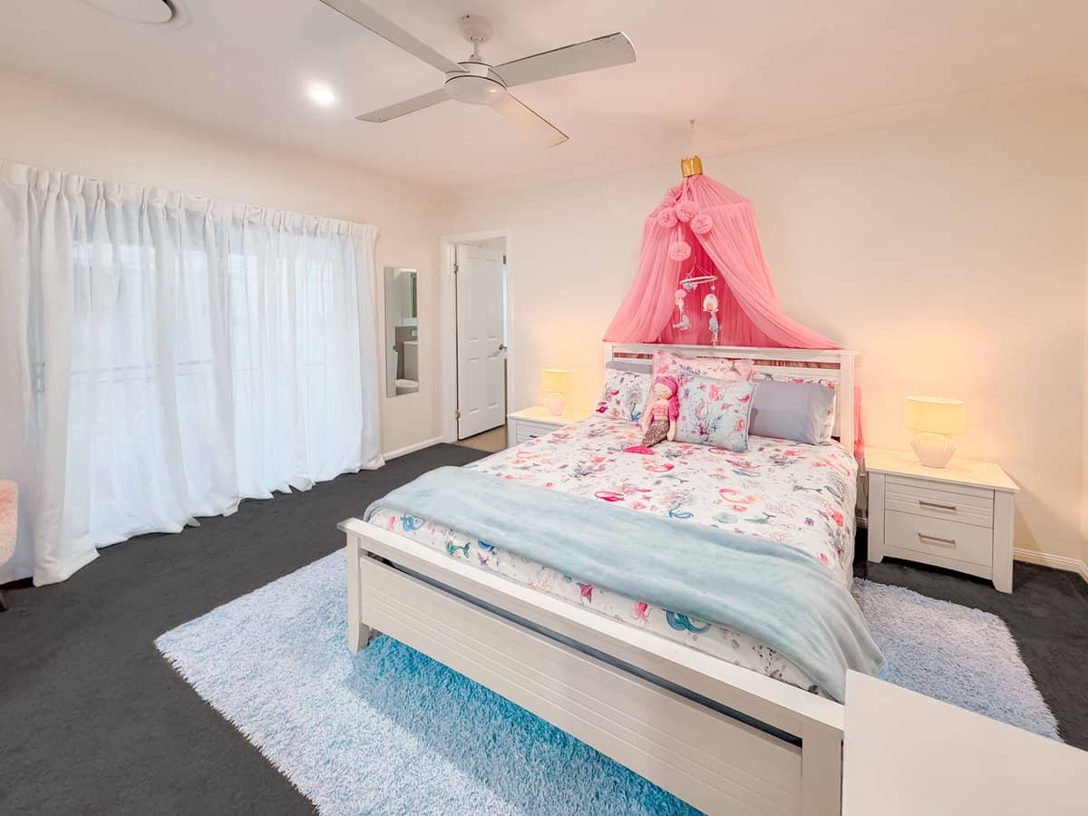 20 Riverdowns Crescent, HELENSVALE - Thumbnail 18