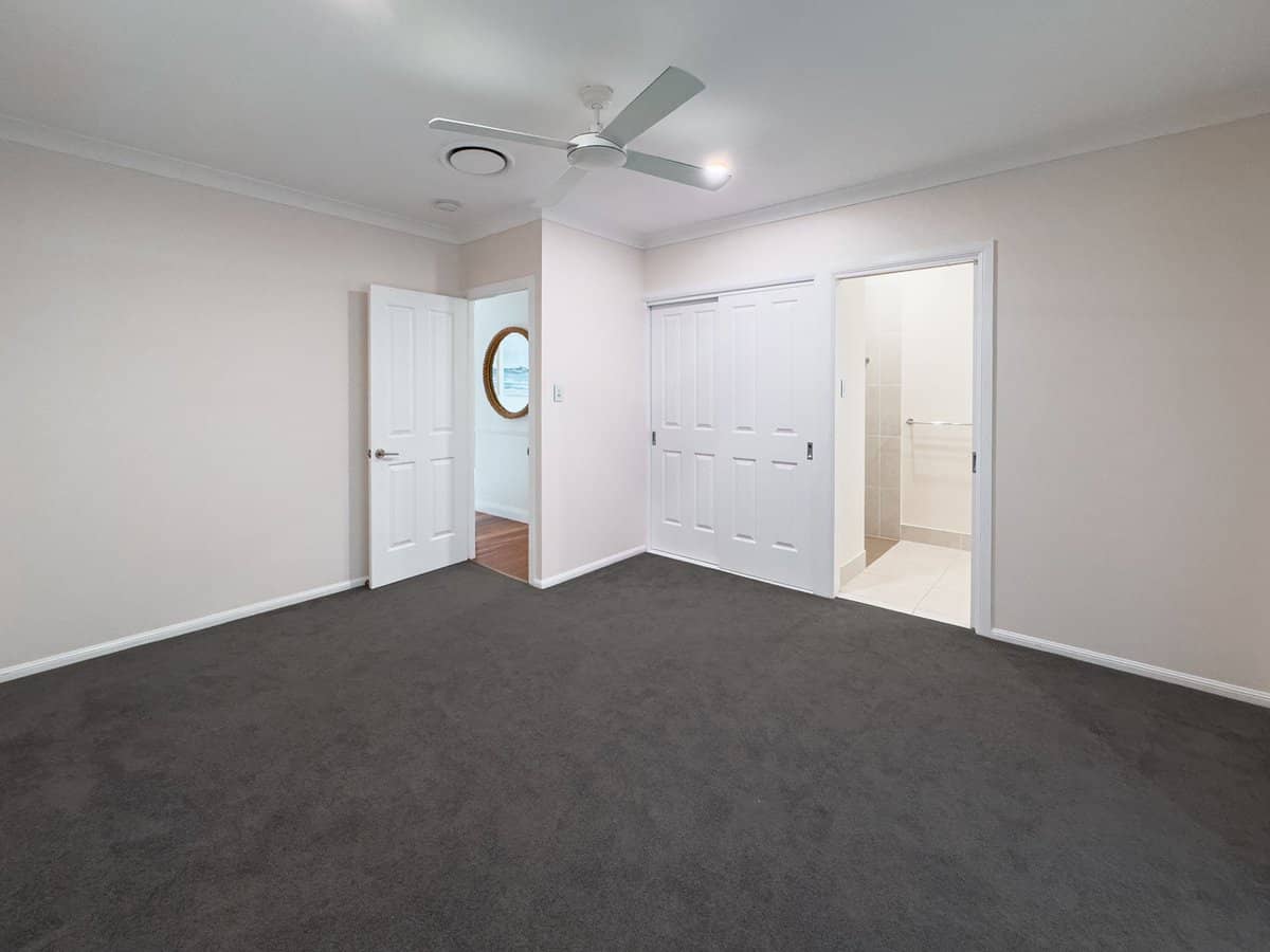 20 Riverdowns Crescent, HELENSVALE - Thumbnail 19