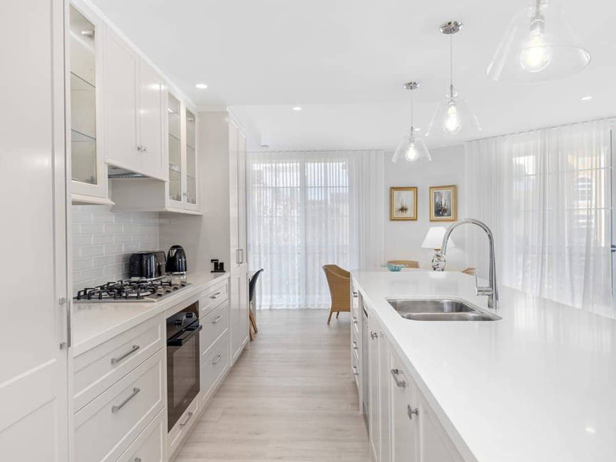 3029 The Boulevard, Carrara - Thumbnail 1