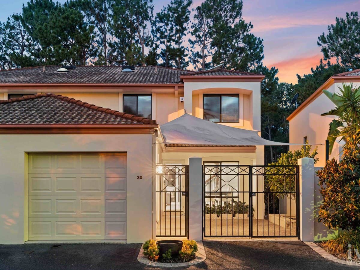 30/23 Santa Barbara Road, Hope Island - Thumbnail 2