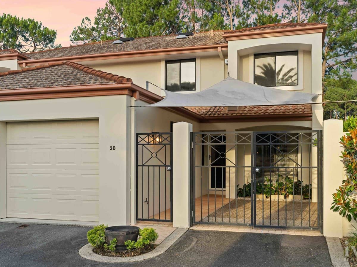 30/23 Santa Barbara Road, Hope Island - Thumbnail 3