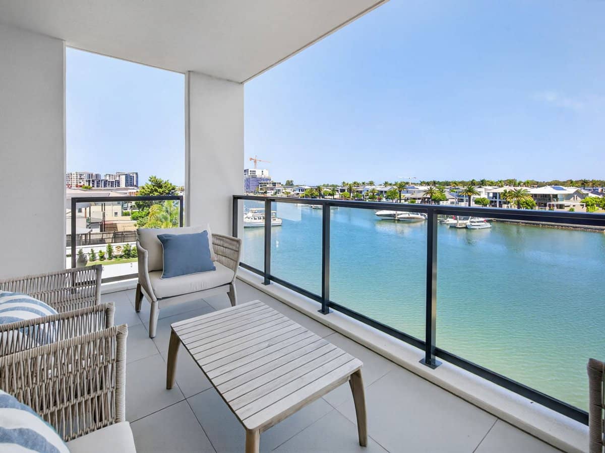 37 Sickle Avenue, HOPE ISLAND - Thumbnail 2