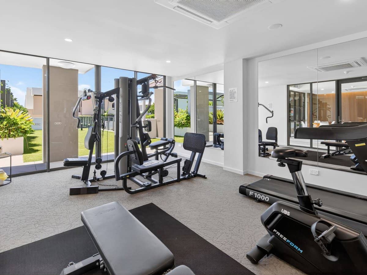 37 Sickle Avenue, HOPE ISLAND - Thumbnail 15