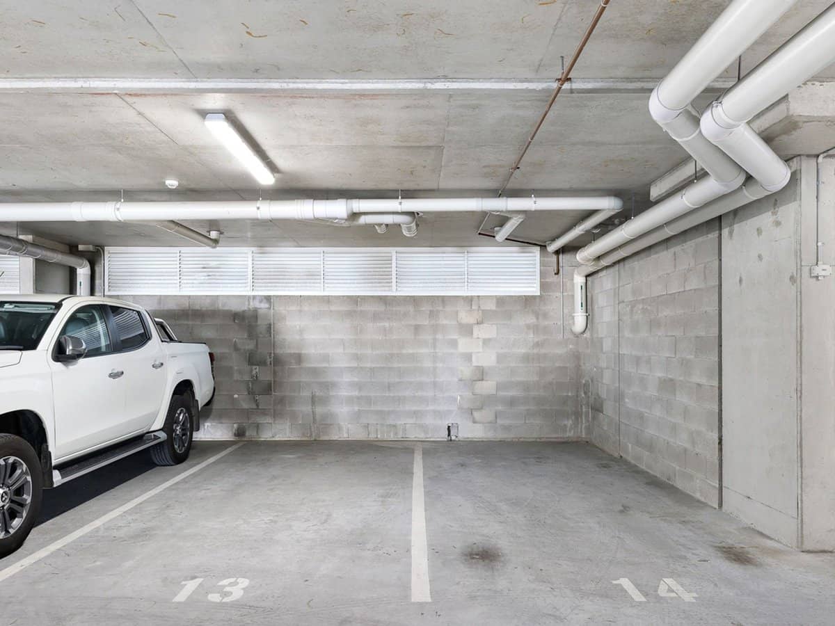 37 Sickle Avenue, HOPE ISLAND - Thumbnail 17