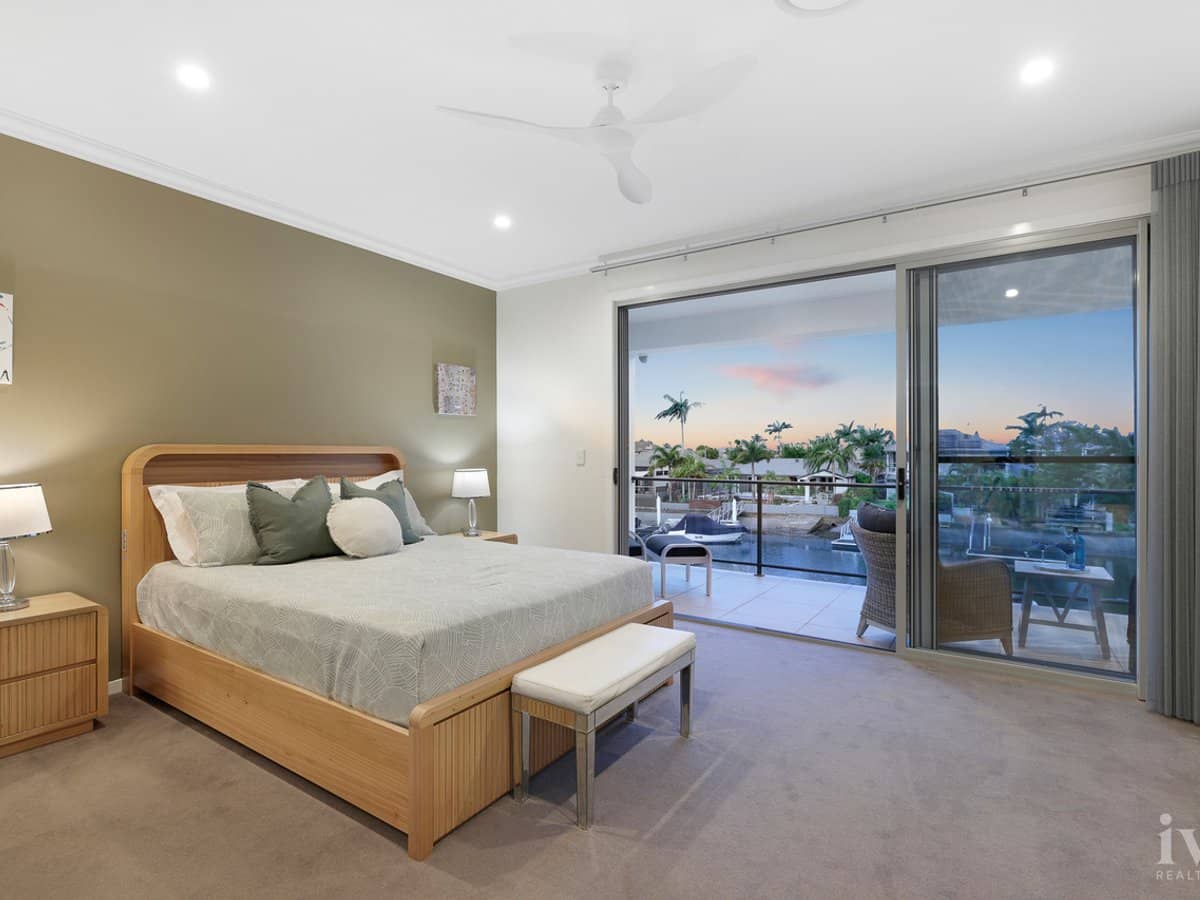 2/107 Bayview Street, Runaway Bay - Thumbnail 14