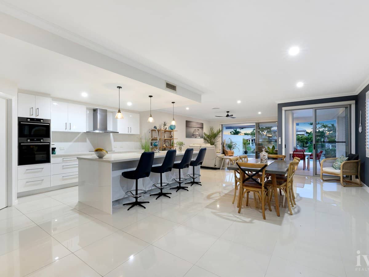 2/107 Bayview Street, Runaway Bay - Thumbnail 6
