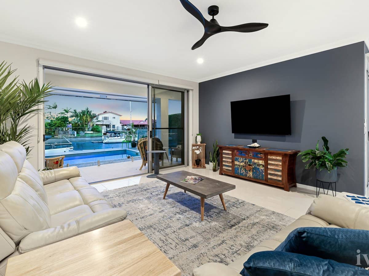 2/107 Bayview Street, Runaway Bay - Thumbnail 9