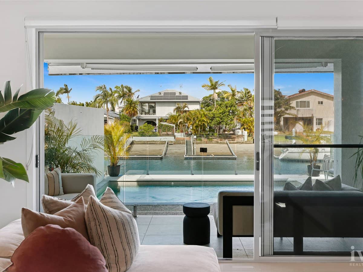 2/107 Bayview Street, Runaway Bay - Thumbnail 5