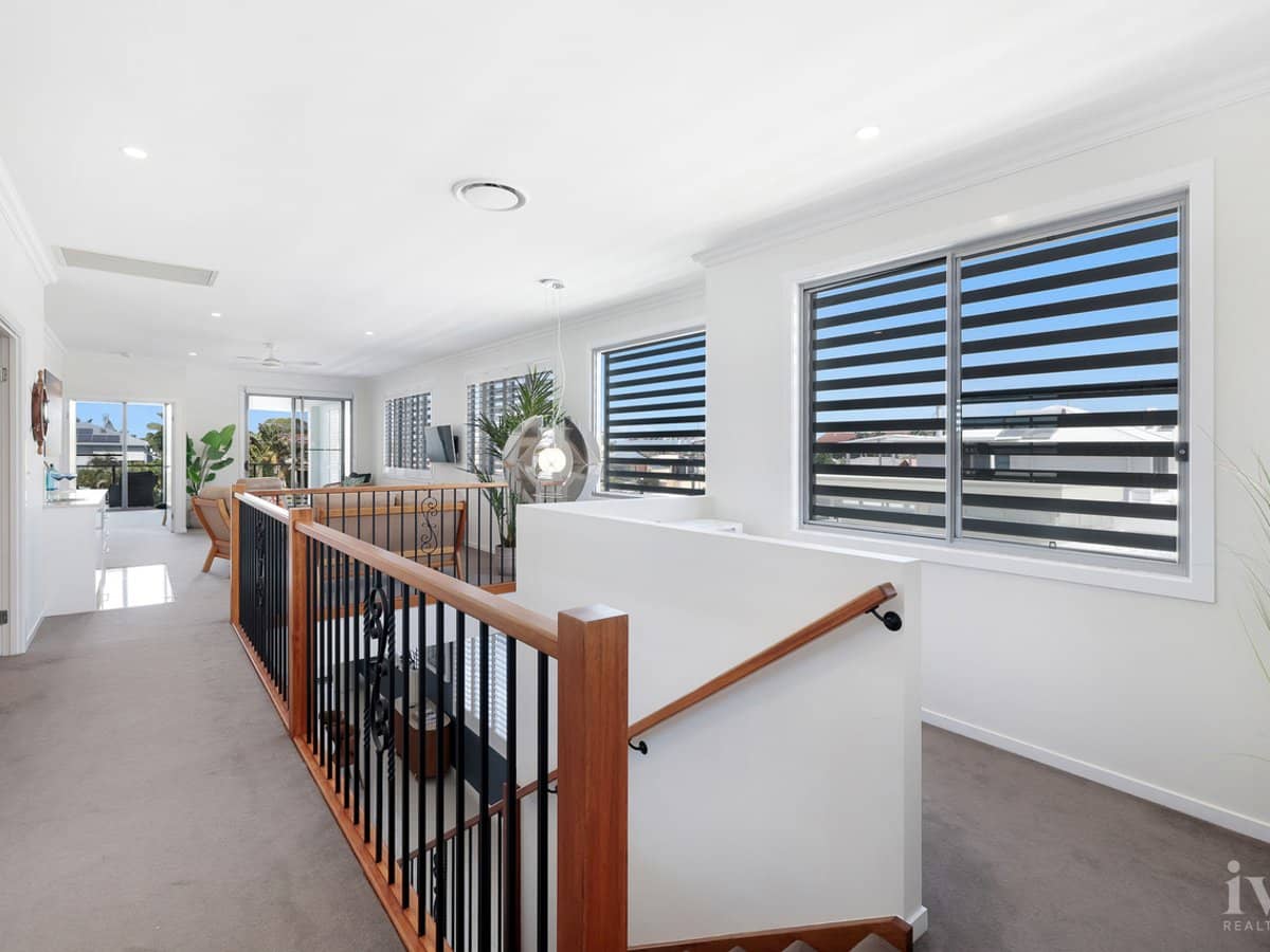 2/107 Bayview Street, Runaway Bay - Thumbnail 10