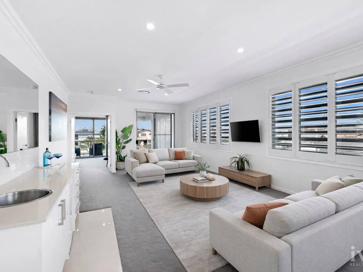 2/107 Bayview Street, Runaway Bay - Thumbnail 11