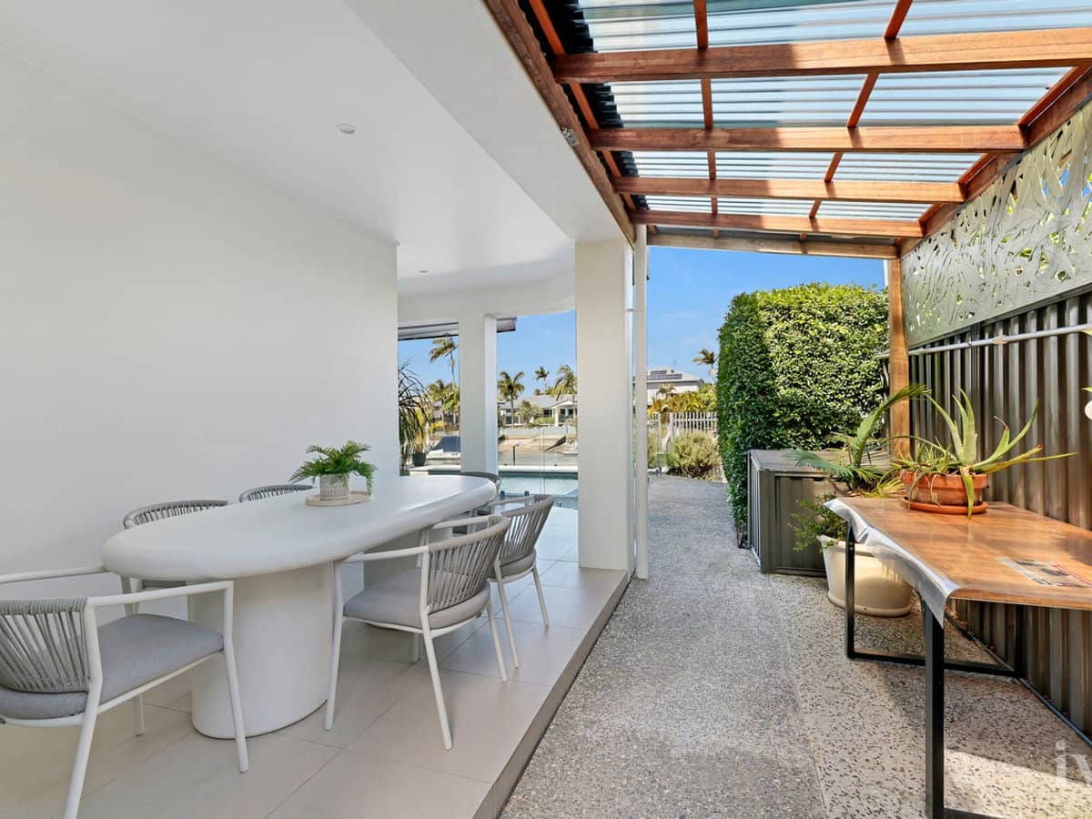 2/107 Bayview Street, Runaway Bay - Thumbnail 18