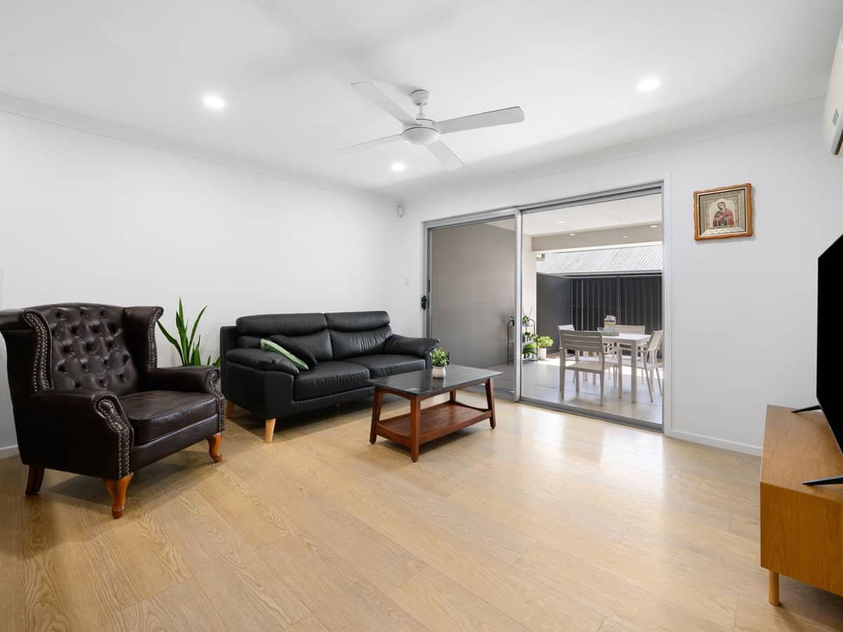 2/2 Mackenzie Street, COOMERA - Thumbnail 10