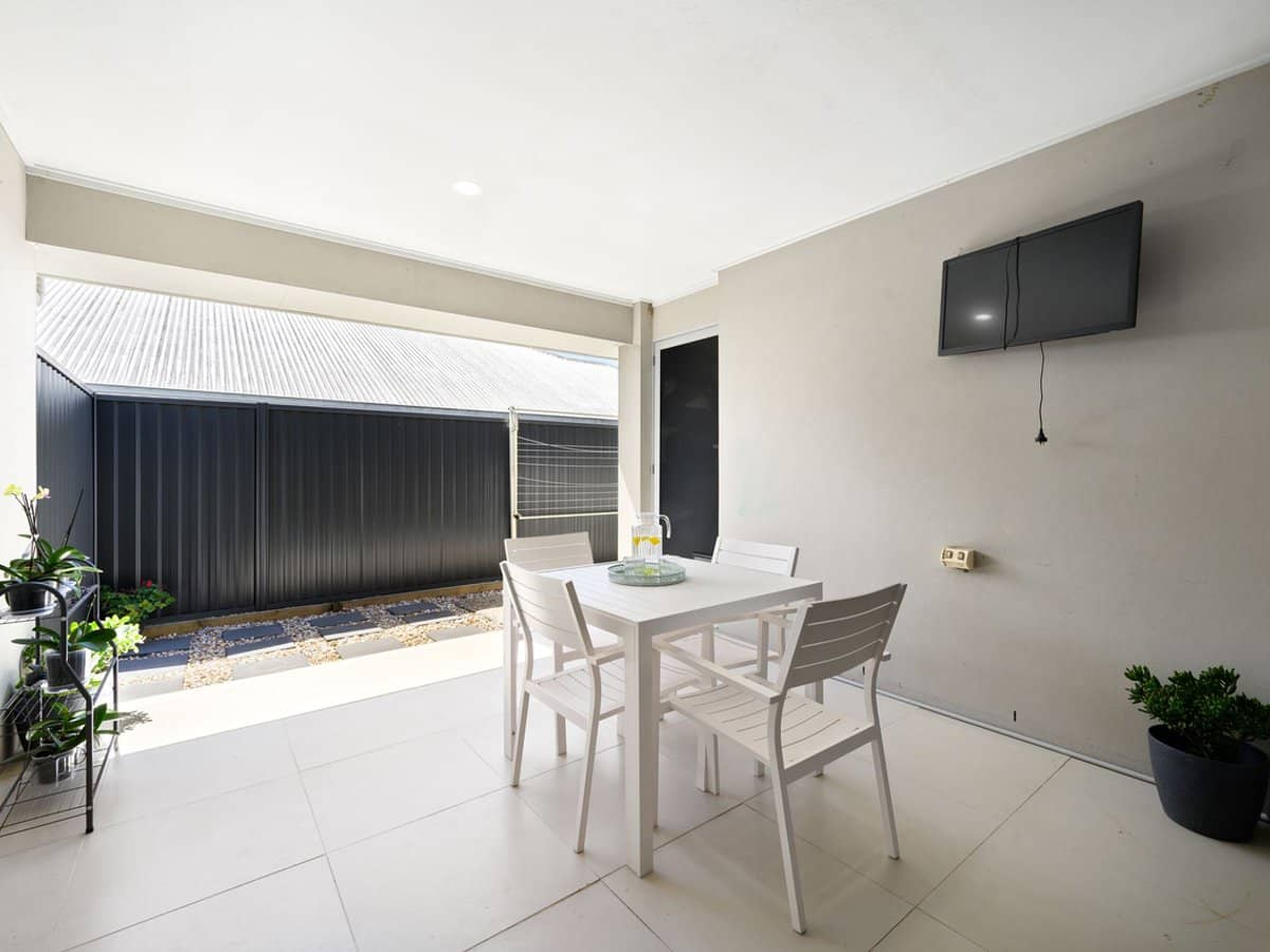 2/2 Mackenzie Street, COOMERA - Thumbnail 12