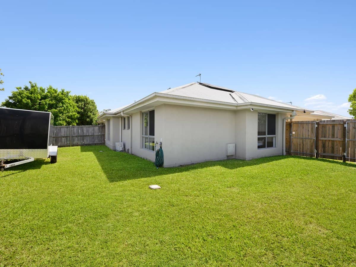 2/2 Mackenzie Street, COOMERA - Thumbnail 14