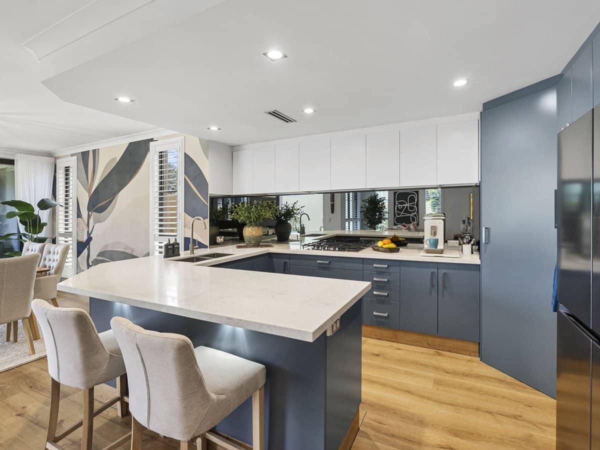 1 The Vistas Drive, Carrara - Thumbnail 3