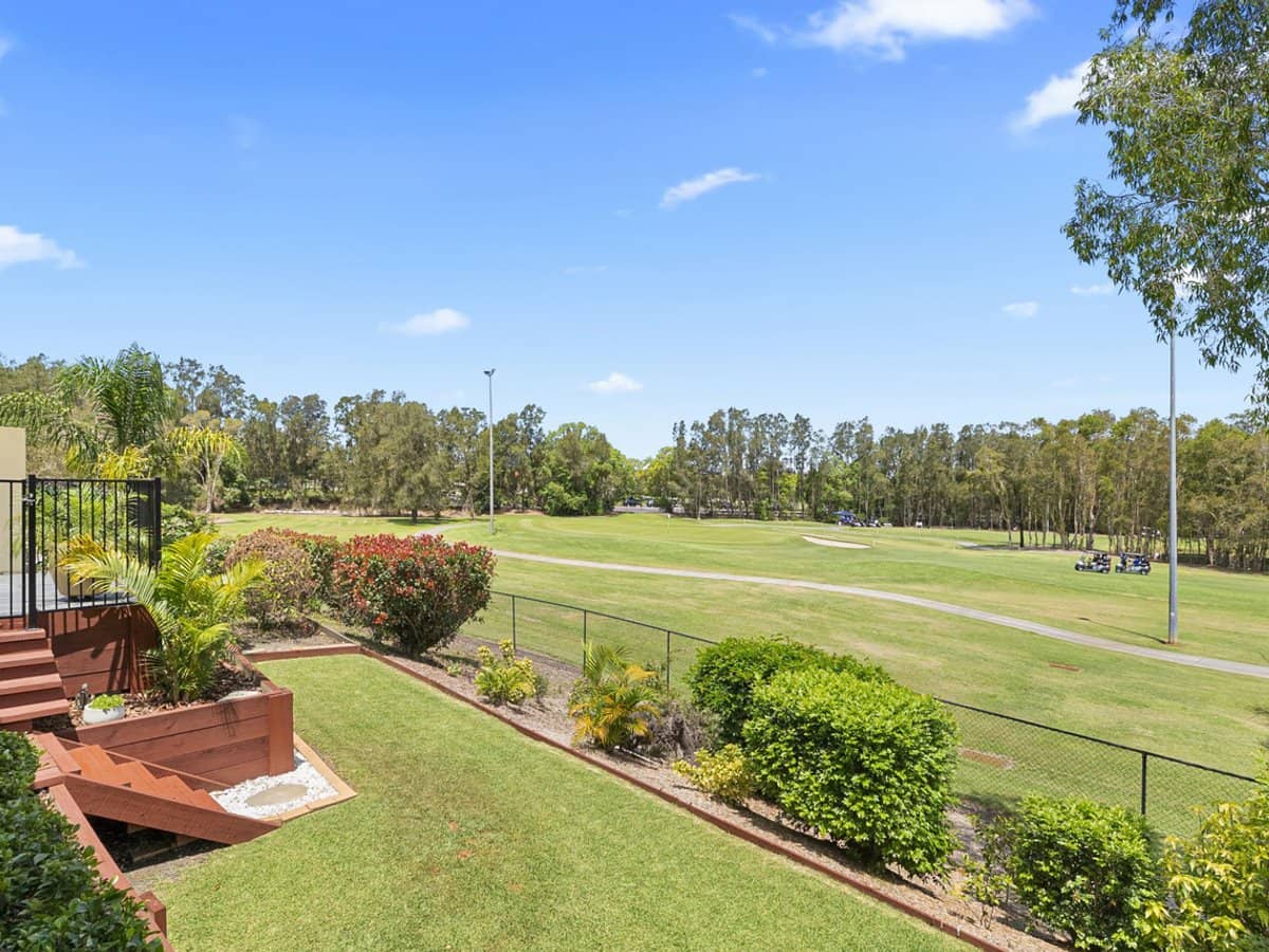 1 The Vistas Drive, Carrara - Thumbnail 6