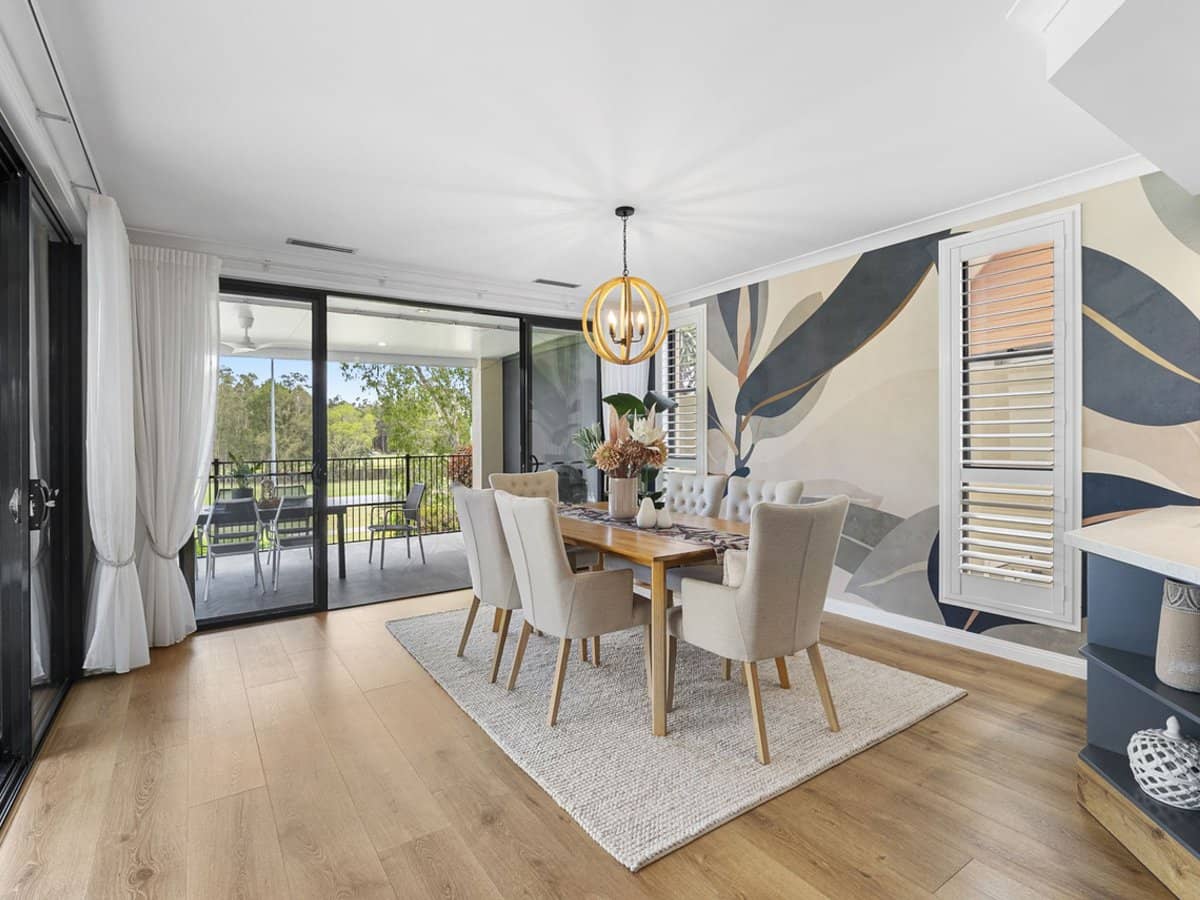 1 The Vistas Drive, Carrara - Thumbnail 12