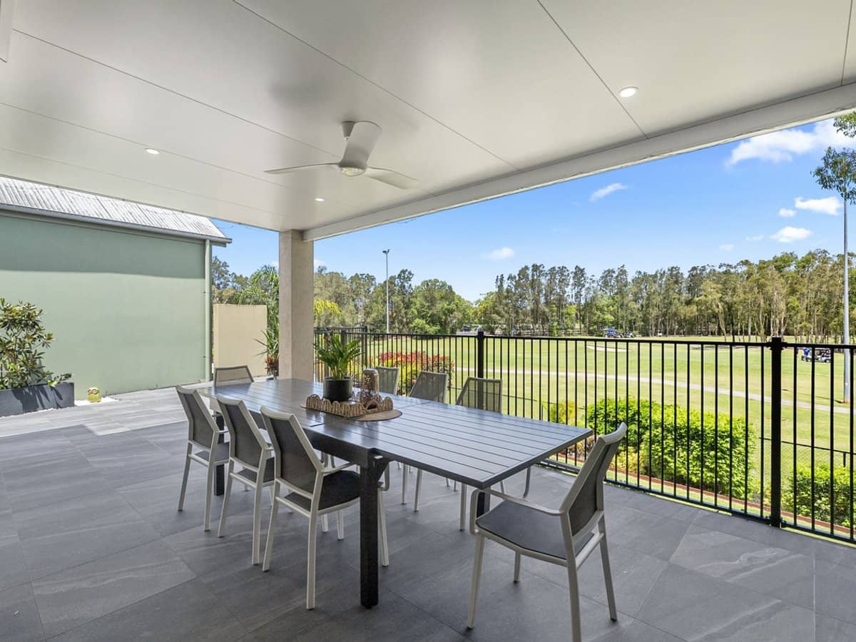 1 The Vistas Drive, Carrara - Thumbnail 13