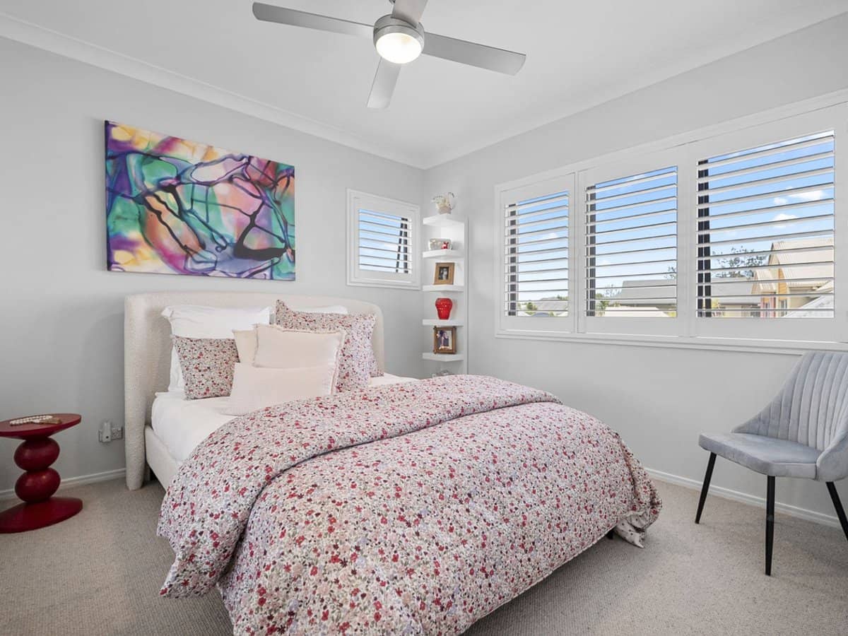 1 The Vistas Drive, Carrara - Thumbnail 17