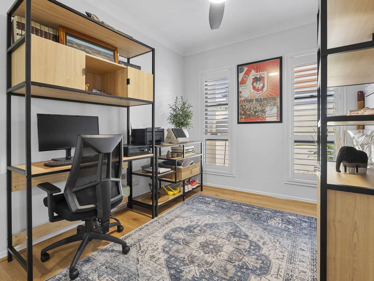 1 The Vistas Drive, Carrara - Thumbnail 23