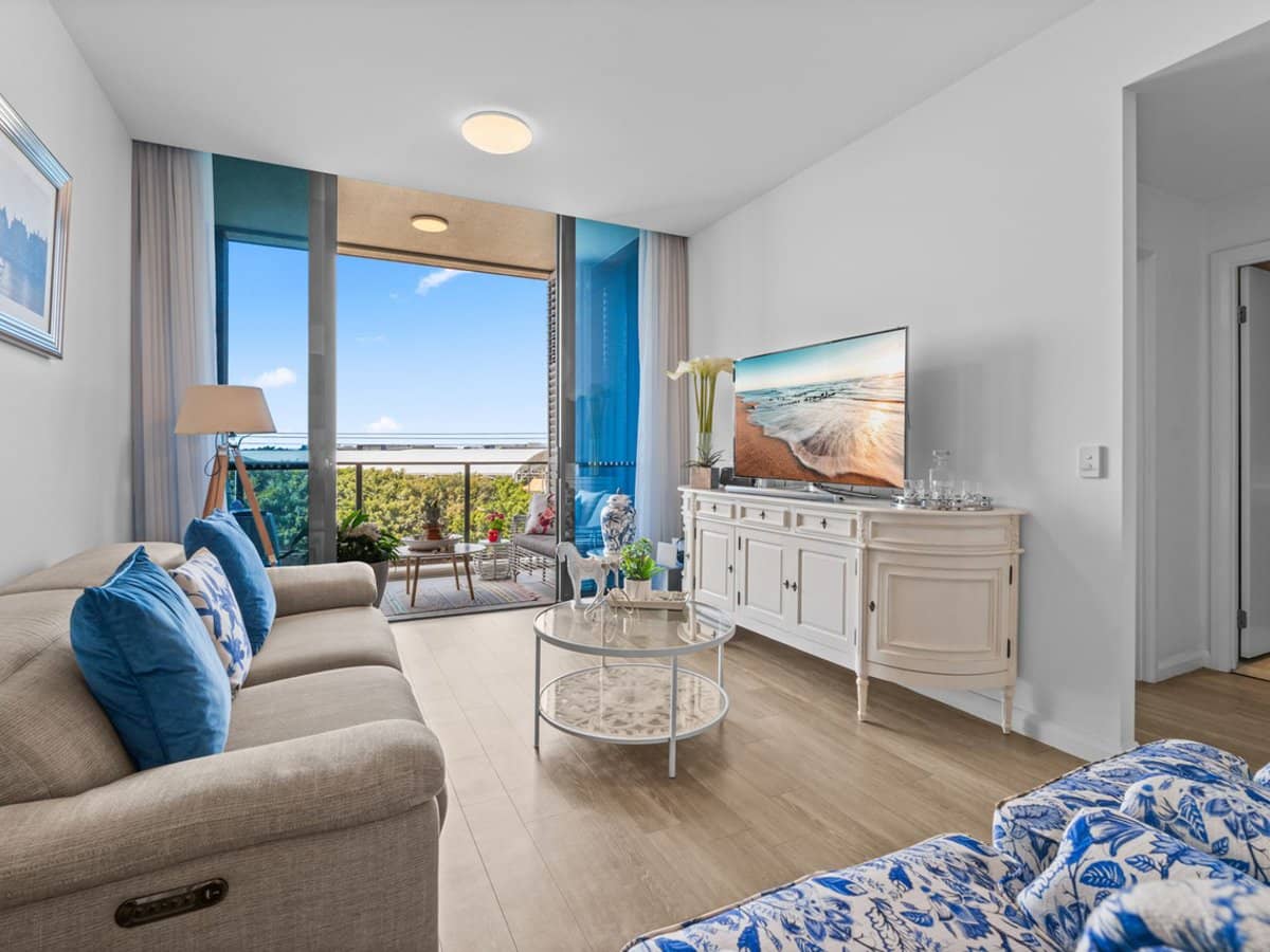 5237 Harbourview Drive, Hope Island - Thumbnail 1