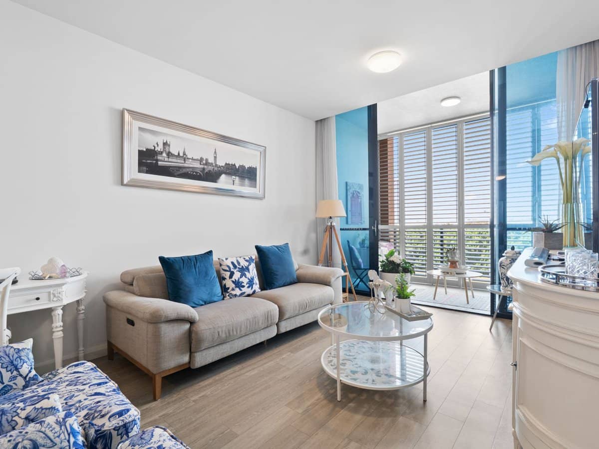 5237 Harbourview Drive, Hope Island - Thumbnail 2