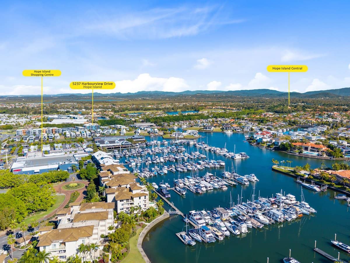 5237 Harbourview Drive, Hope Island - Thumbnail 5