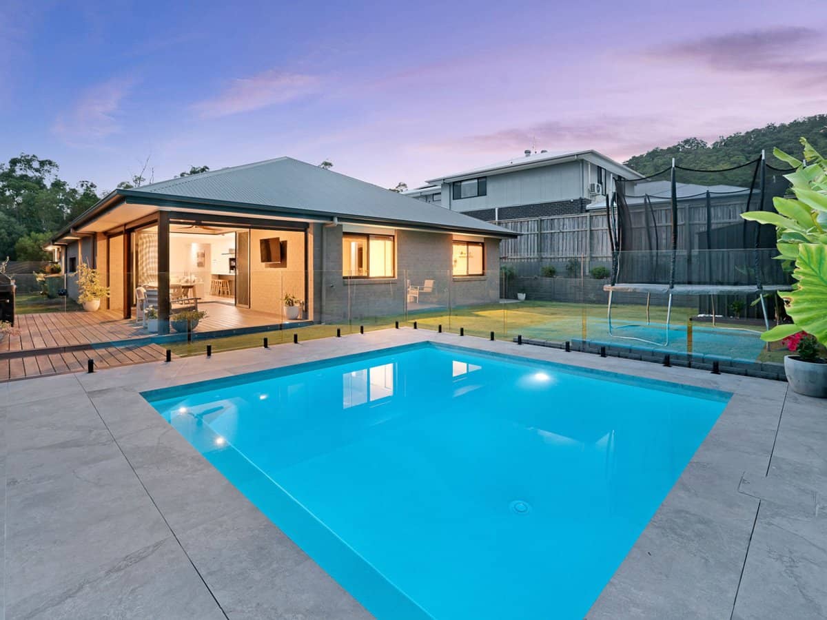 9 Lone Pine Circuit, UPPER COOMERA - Thumbnail 1