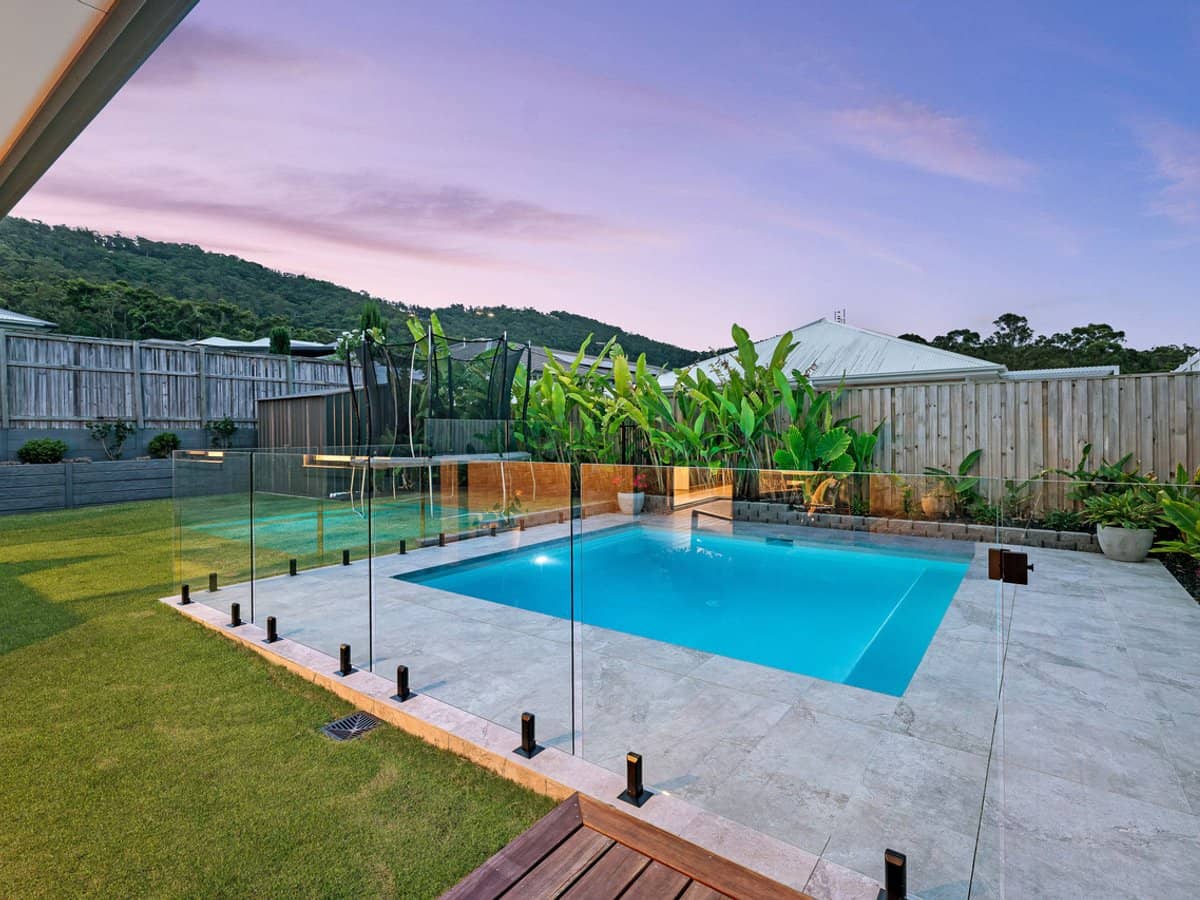 9 Lone Pine Circuit, UPPER COOMERA - Thumbnail 2