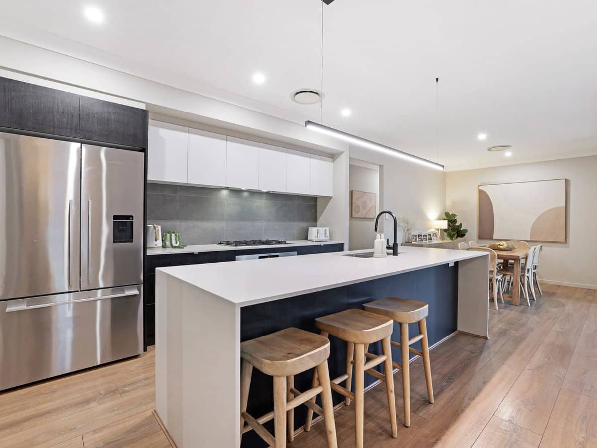 9 Lone Pine Circuit, UPPER COOMERA - Thumbnail 10