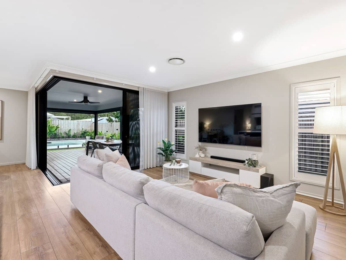 9 Lone Pine Circuit, UPPER COOMERA - Thumbnail 14