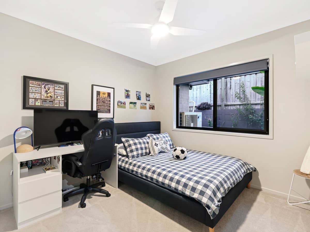 9 Lone Pine Circuit, UPPER COOMERA - Thumbnail 21