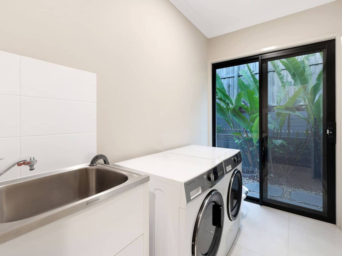 9 Lone Pine Circuit, UPPER COOMERA - Thumbnail 26