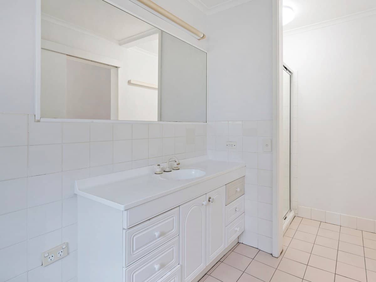 9 Lansell Avenue, CURRUMBIN - Thumbnail 8