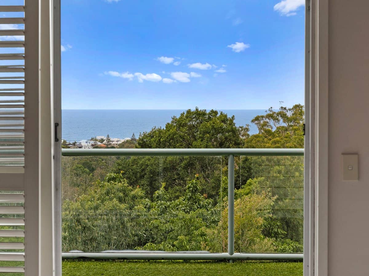 9 Lansell Avenue, CURRUMBIN - Thumbnail 4