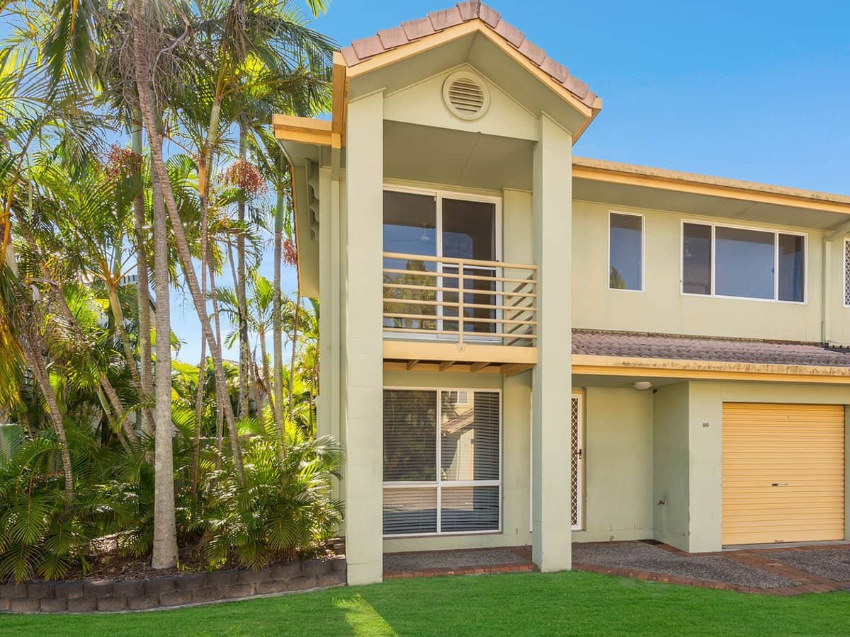 215 Cottesloe Drive, Mermaid Waters - Thumbnail 1