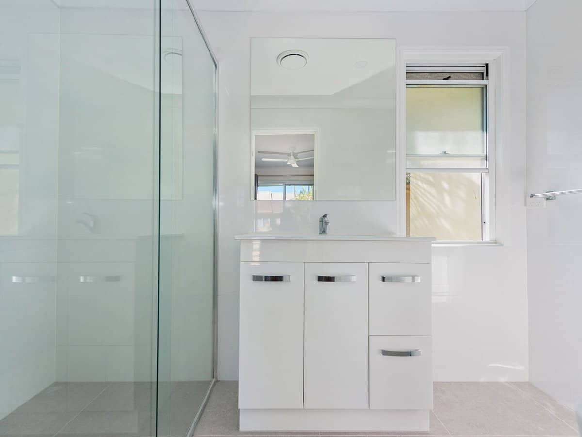 215 Cottesloe Drive, Mermaid Waters - Thumbnail 3