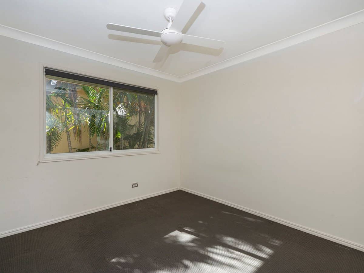 215 Cottesloe Drive, Mermaid Waters - Thumbnail 4