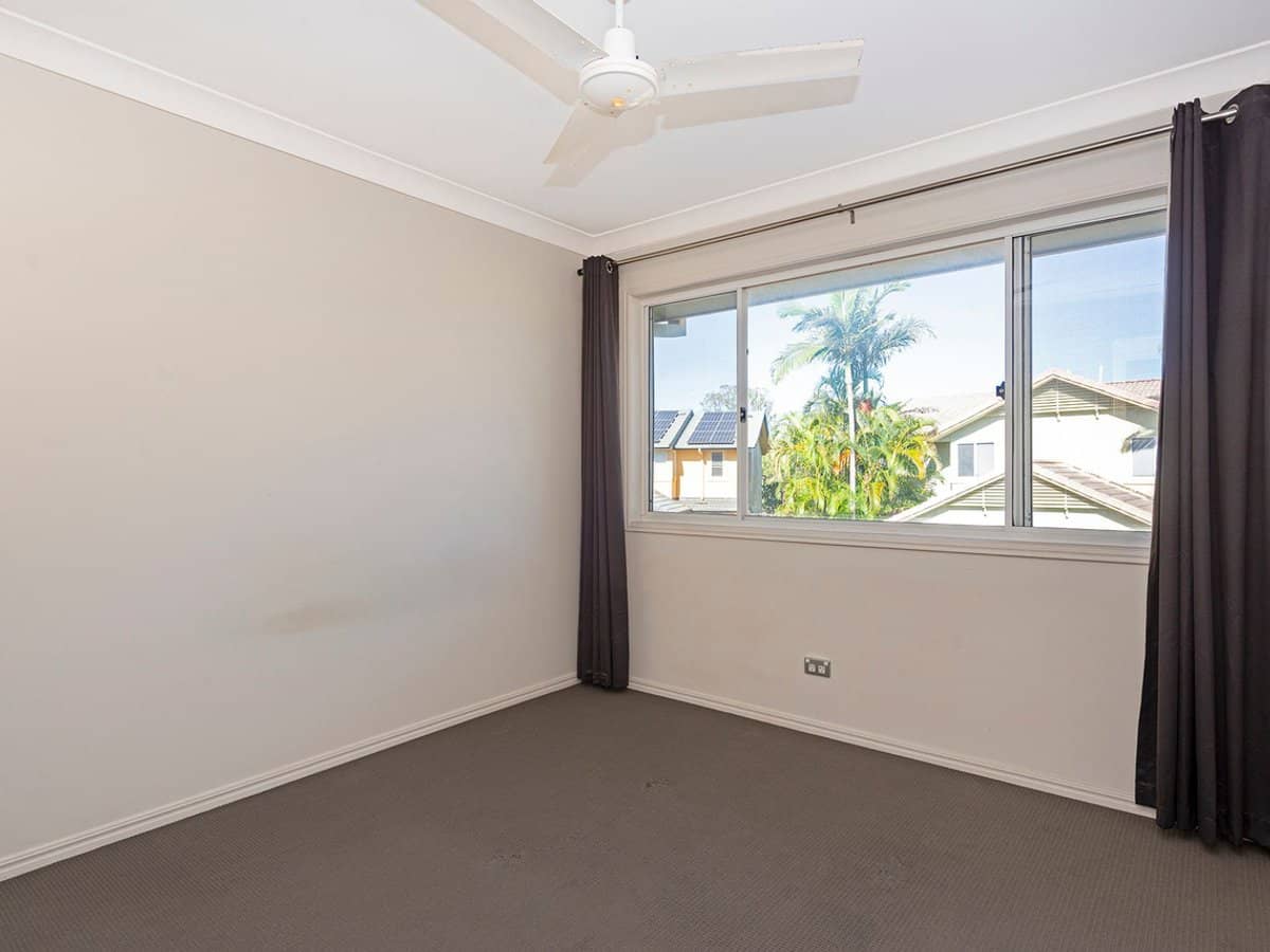 215 Cottesloe Drive, Mermaid Waters - Thumbnail 5