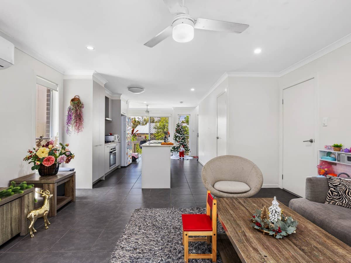 19 Savanna Gardens, PIMPAMA - Thumbnail 8