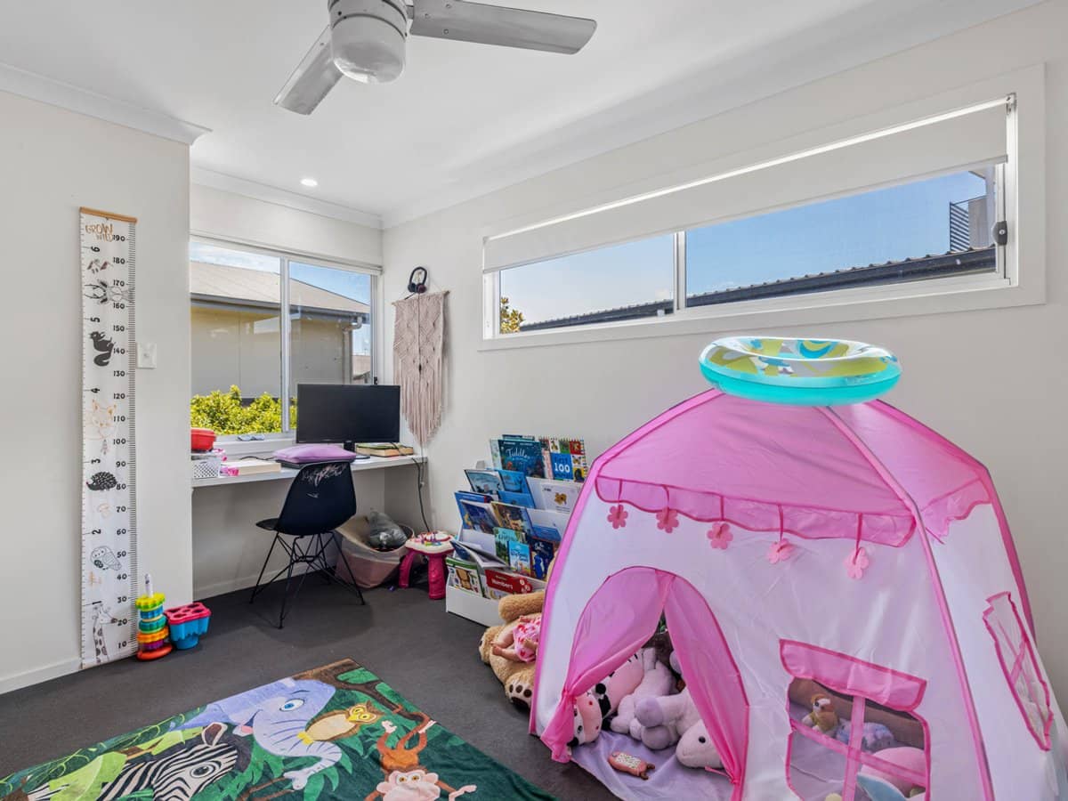 19 Savanna Gardens, PIMPAMA - Thumbnail 11