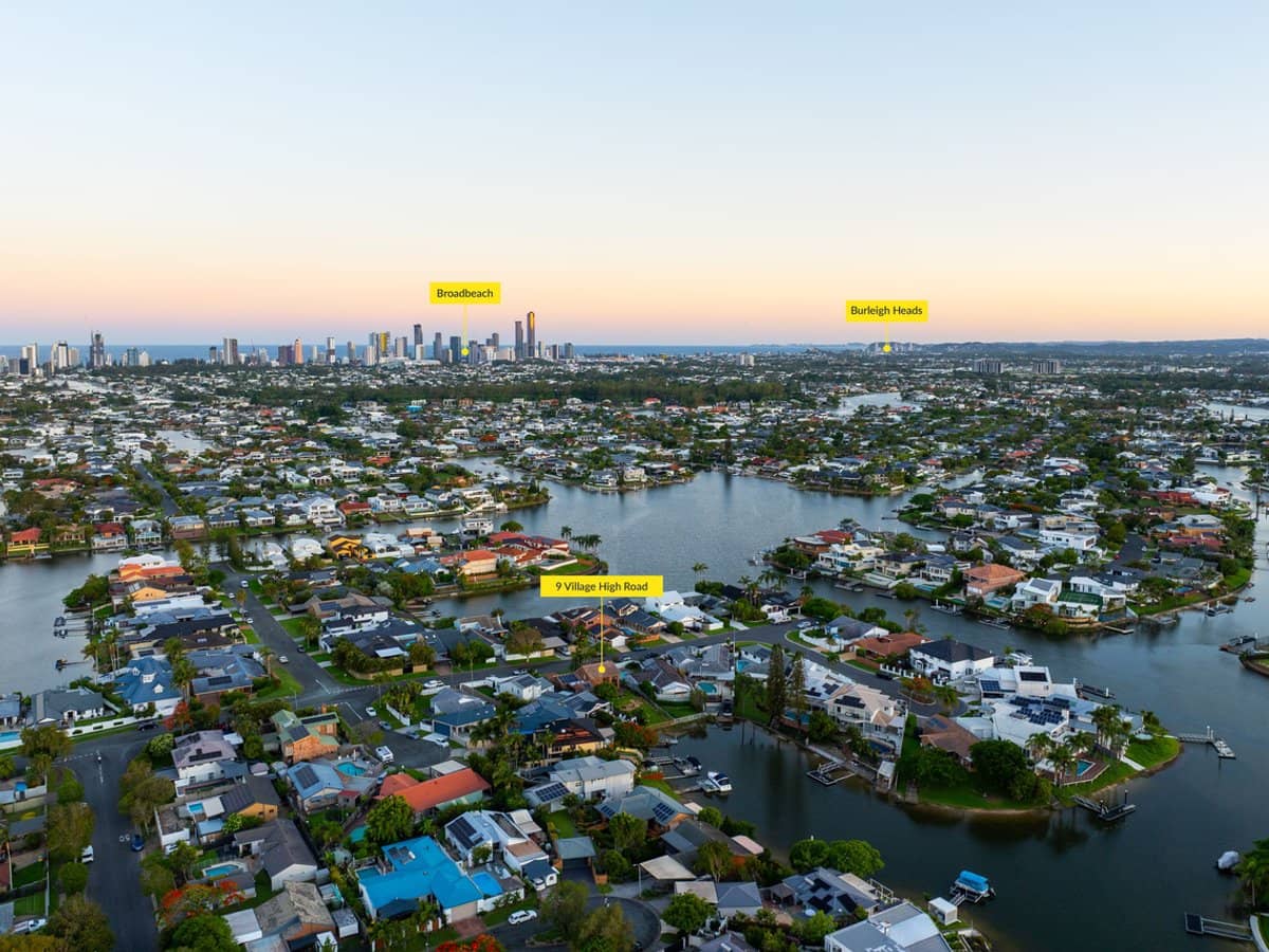 9 Village High Road, Benowa Waters - Thumbnail 3