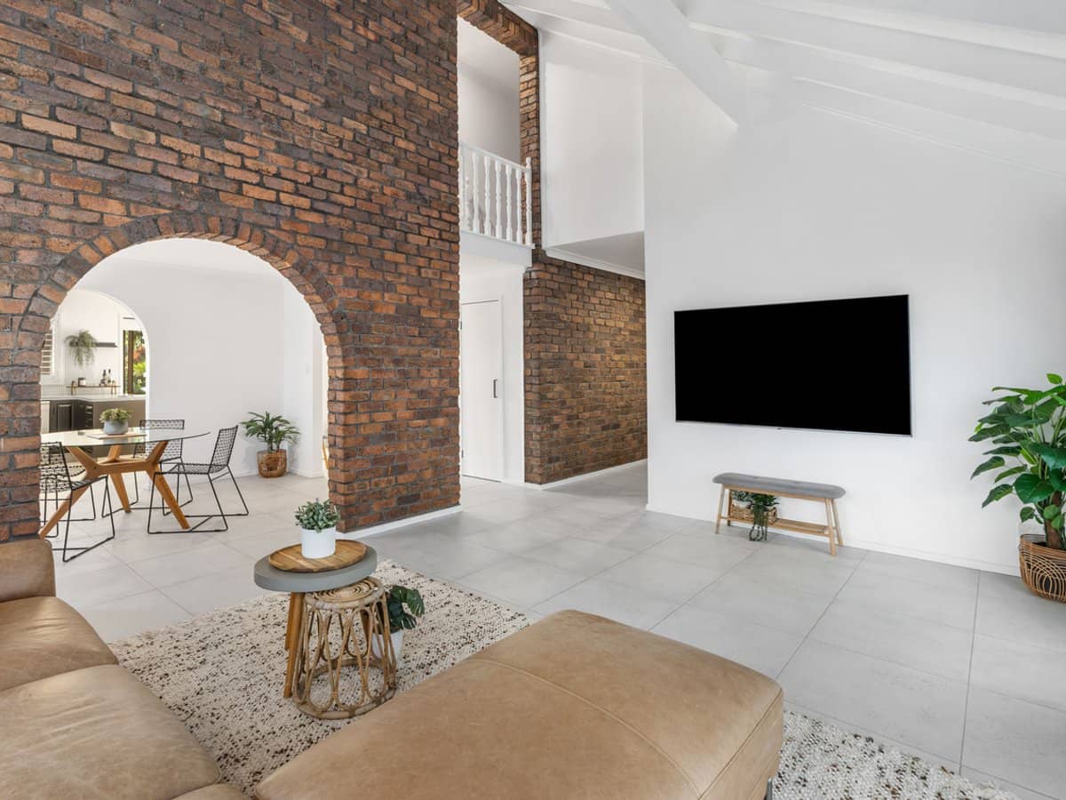 9 Village High Road, Benowa Waters - Thumbnail 7