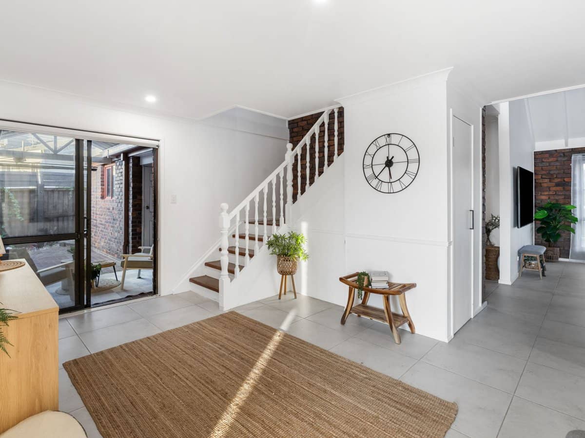 9 Village High Road, Benowa Waters - Thumbnail 11