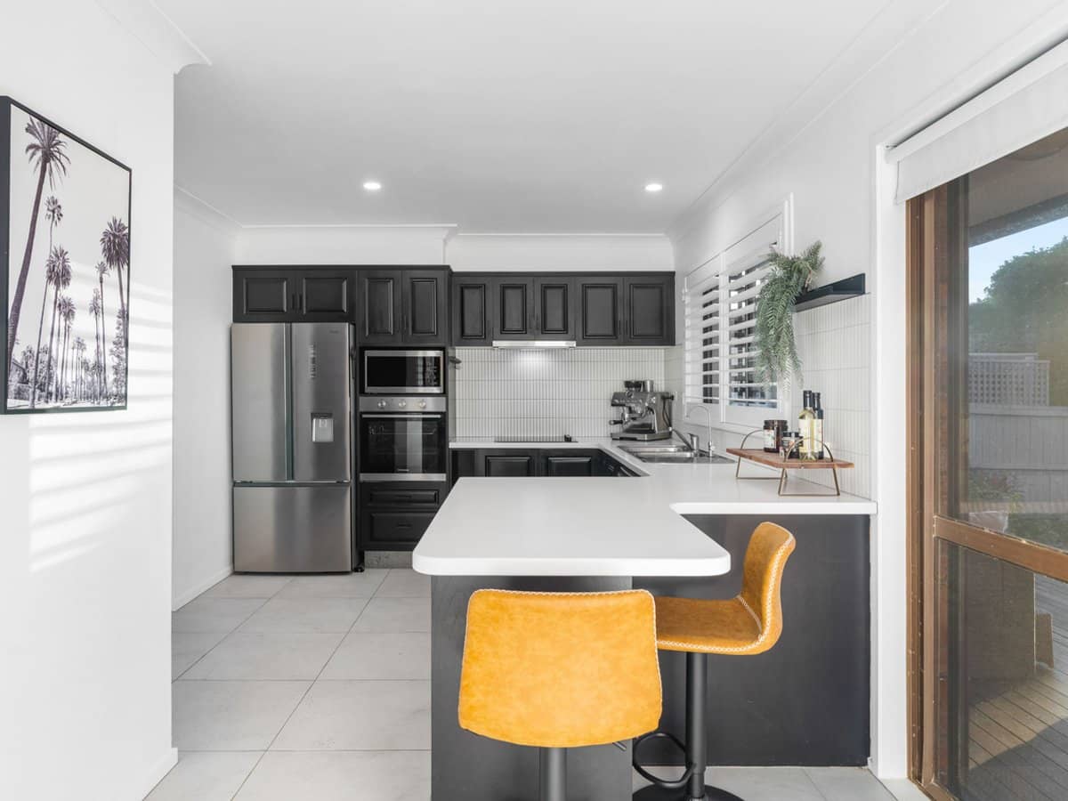 9 Village High Road, Benowa Waters - Thumbnail 13