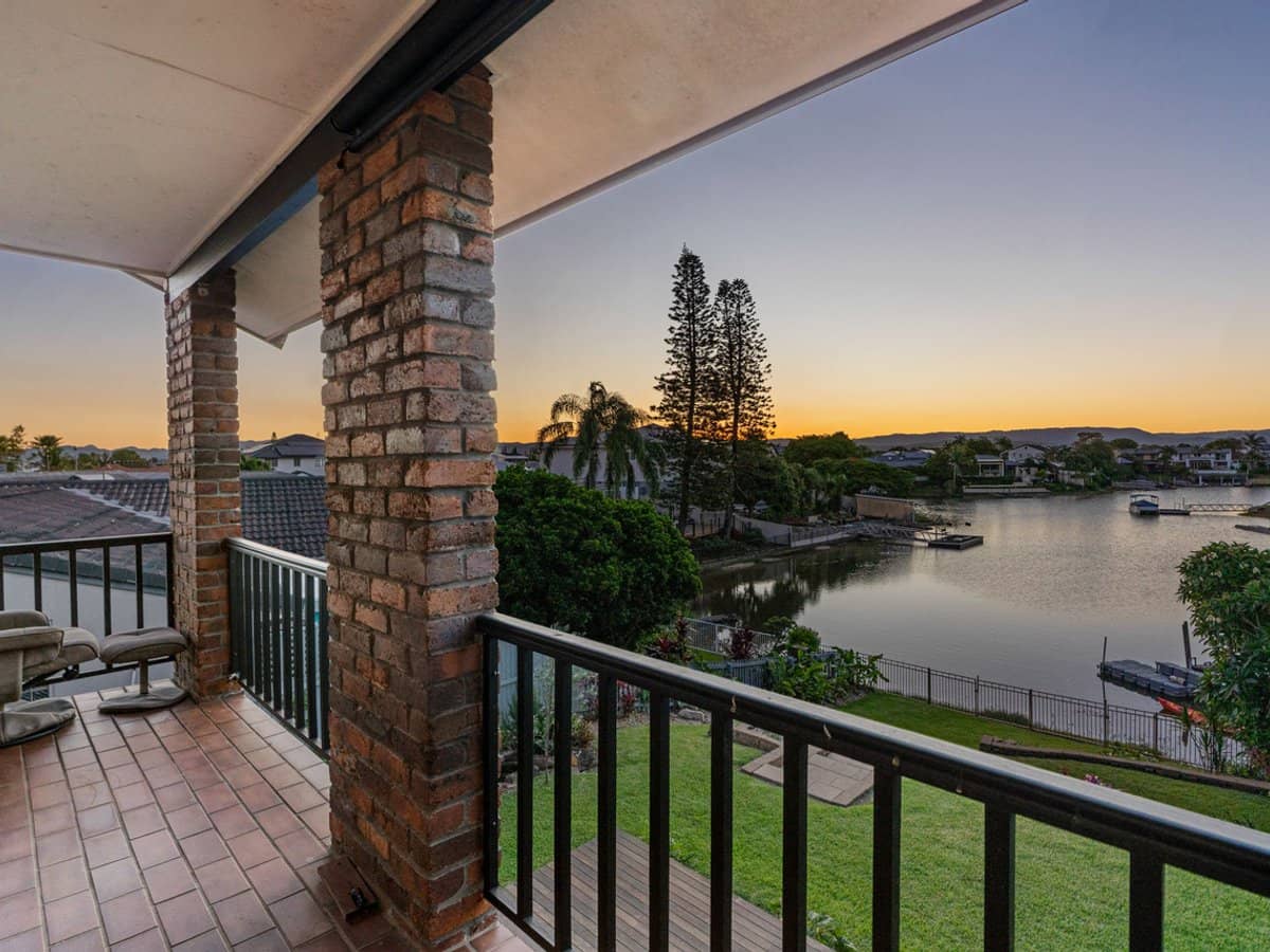 9 Village High Road, Benowa Waters - Thumbnail 3