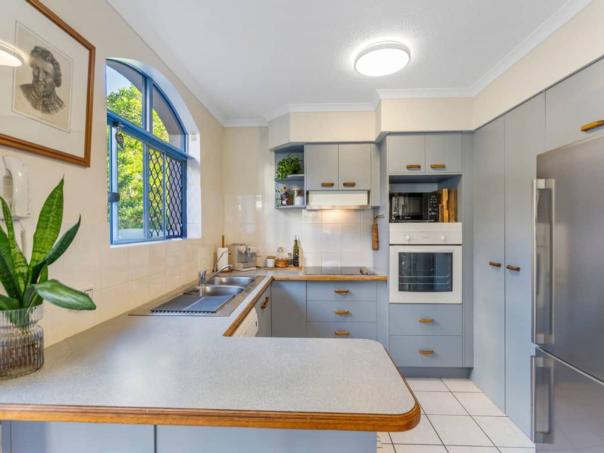 4-10 Monte Carlo Avenue, SURFERS PARADISE - Thumbnail 5