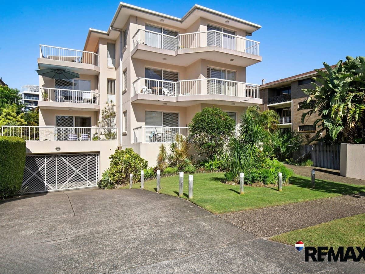 14 Rosewood Avenue, BROADBEACH - Thumbnail 14