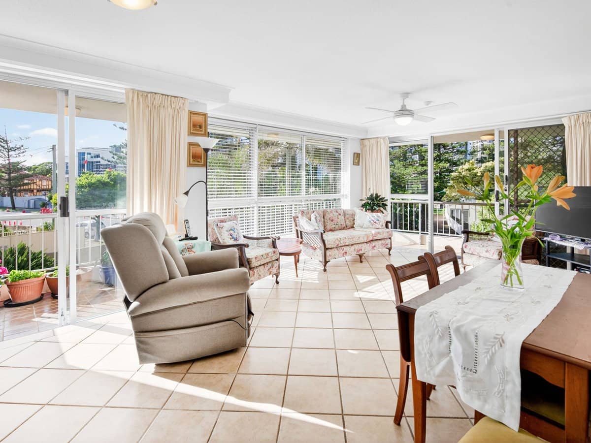 10 Vista Street, Surfers Paradise - Thumbnail 2