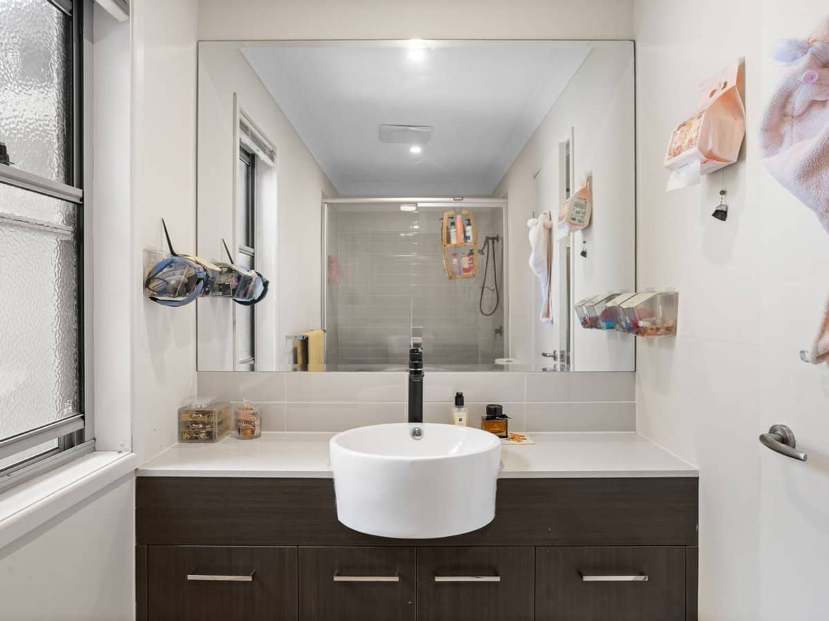 1 Belongil Street, Pacific Pines - Thumbnail 8